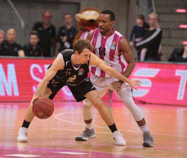 选手在狭窄 选手在狭窄