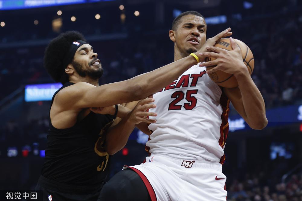 球迷贴上了 球迷贴上了